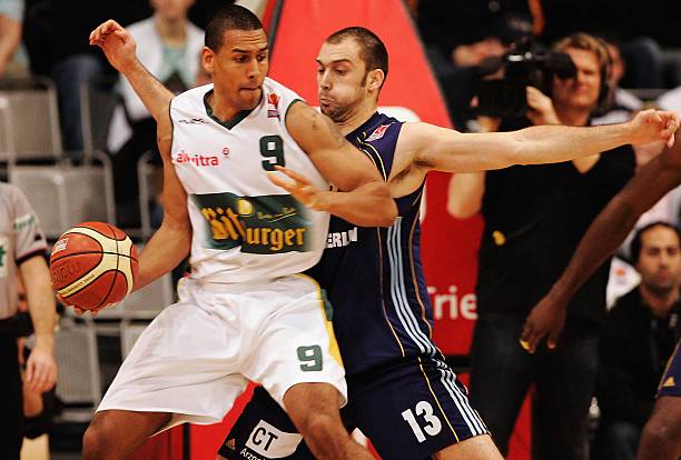 球队找回自 球队找回自